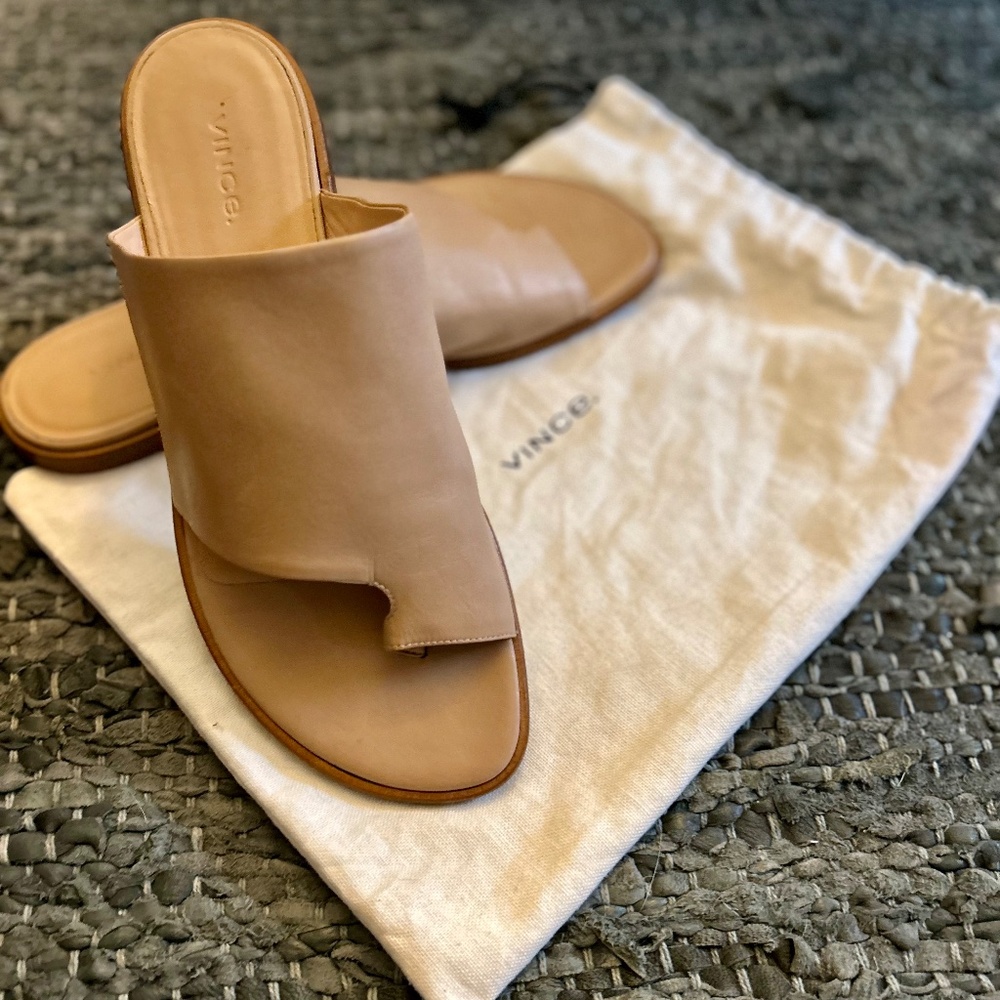 Vince Edris Toe Loop Sandal in Nude 9.5